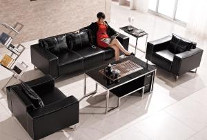 Sofá de couro preto moderno