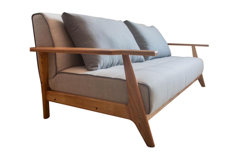 Sofá-cama com moldura de madeira